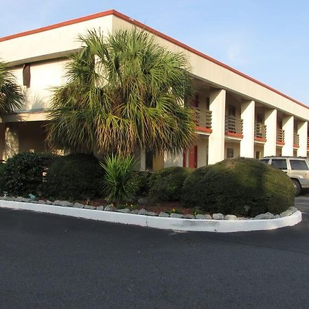 New Valdosta Inn And Suites Exterior photo