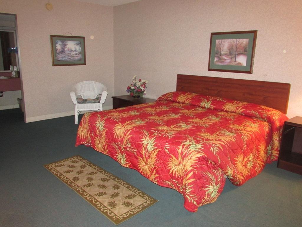 New Valdosta Inn And Suites Room photo